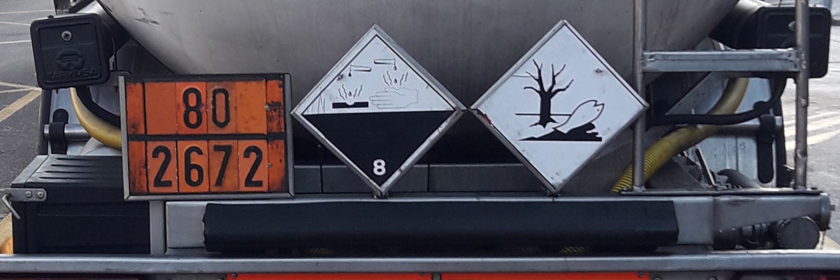 Panel naranja con NIP 80